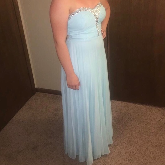 Prom Dress - Picture 6 of 7